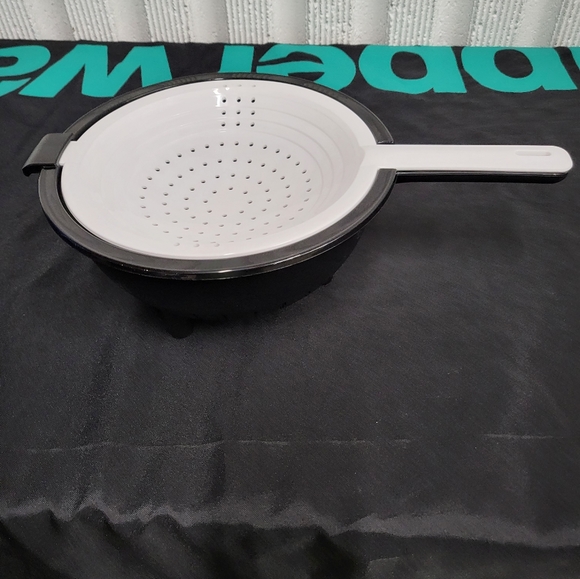 Tupperware Double Colander - Picture 2 of 7